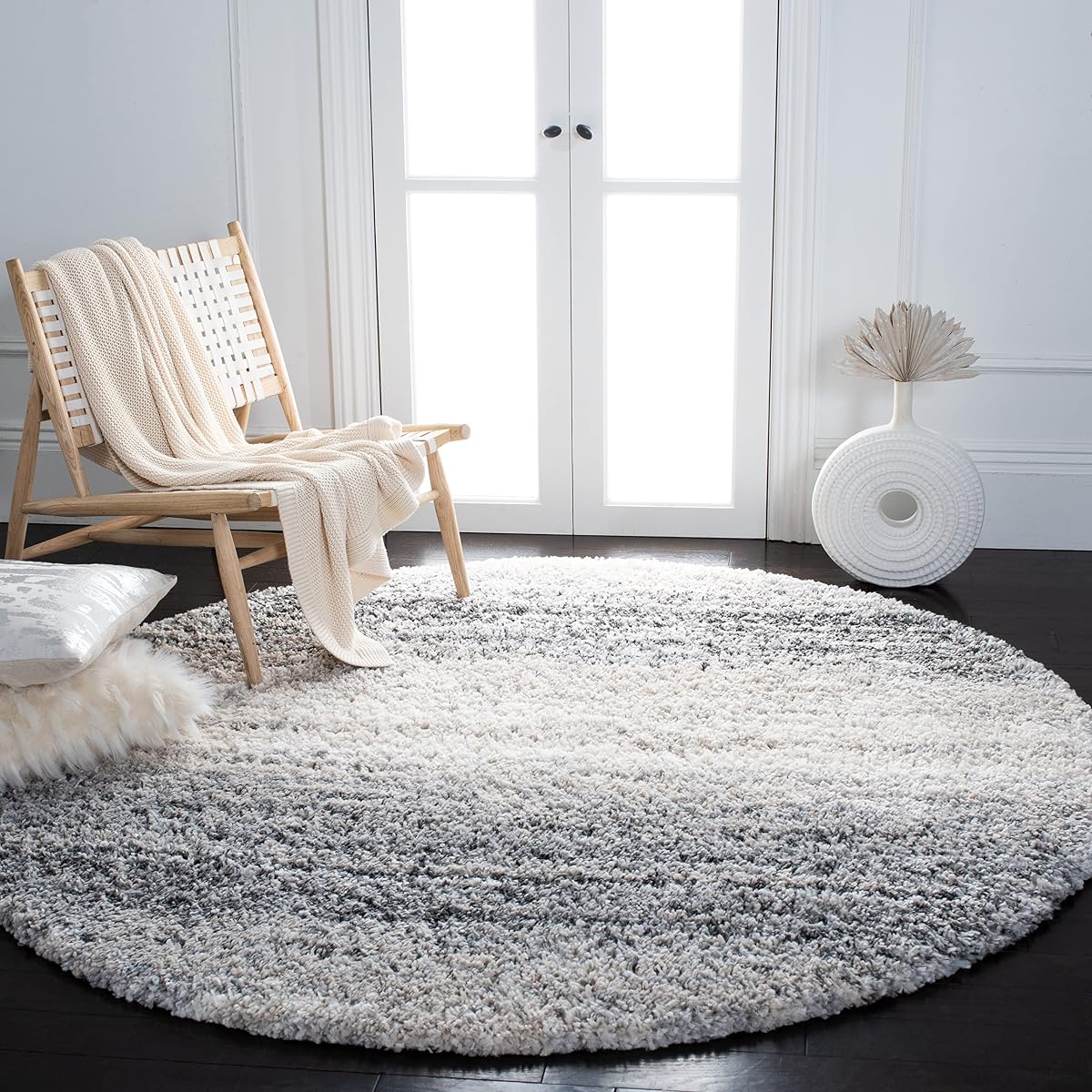 SAFAVIEH Fontana Shag Collection Area Rug - 5'3" Round, Ivory & Grey, Modern Design, Non-Shedding & Easy Care, 2-inch Thick Ideal for High Traffic Areas in Living Room, Bedroom (FNT852A)