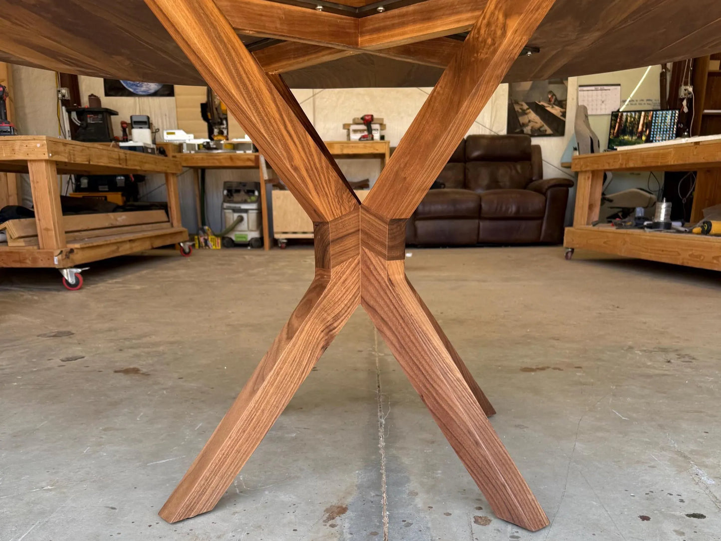 Mid Century round Table Design