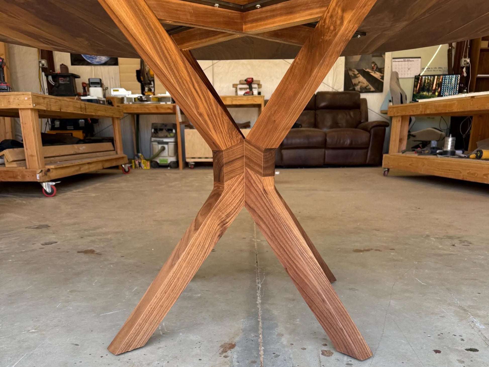 Mid Century round Table Design