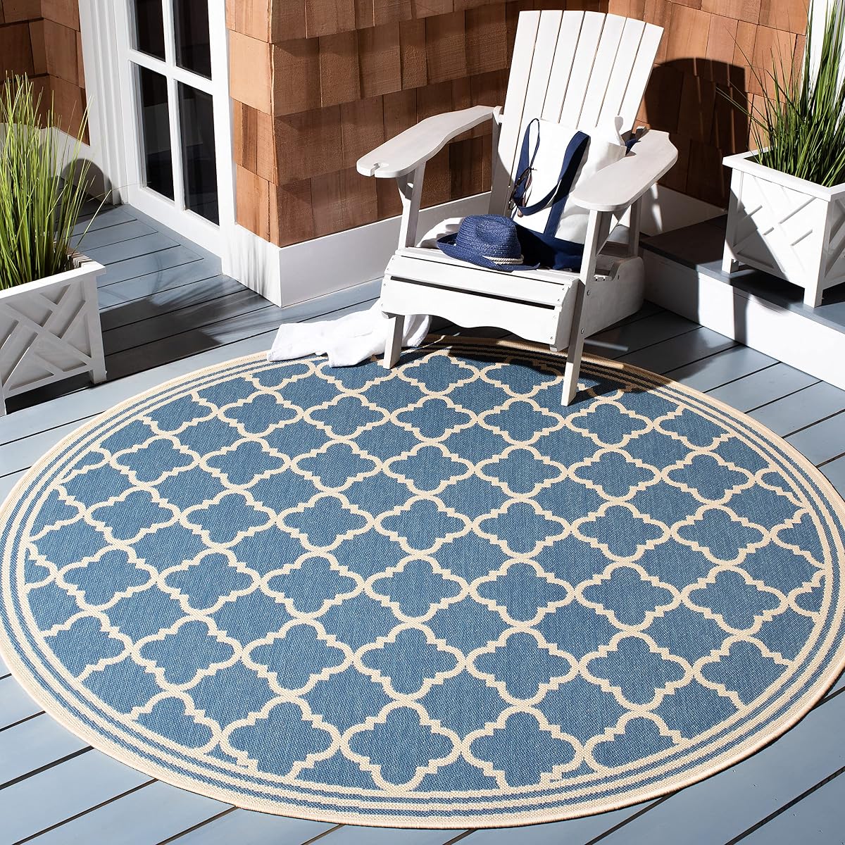 SAFAVIEH Washable Rug Outdoor Beach House Collection - 6'7" Round, Blue & Cream, Non-Shedding & Easy to Clean, Ideal for Patio, Backyard, Mudroom (BHS121M)