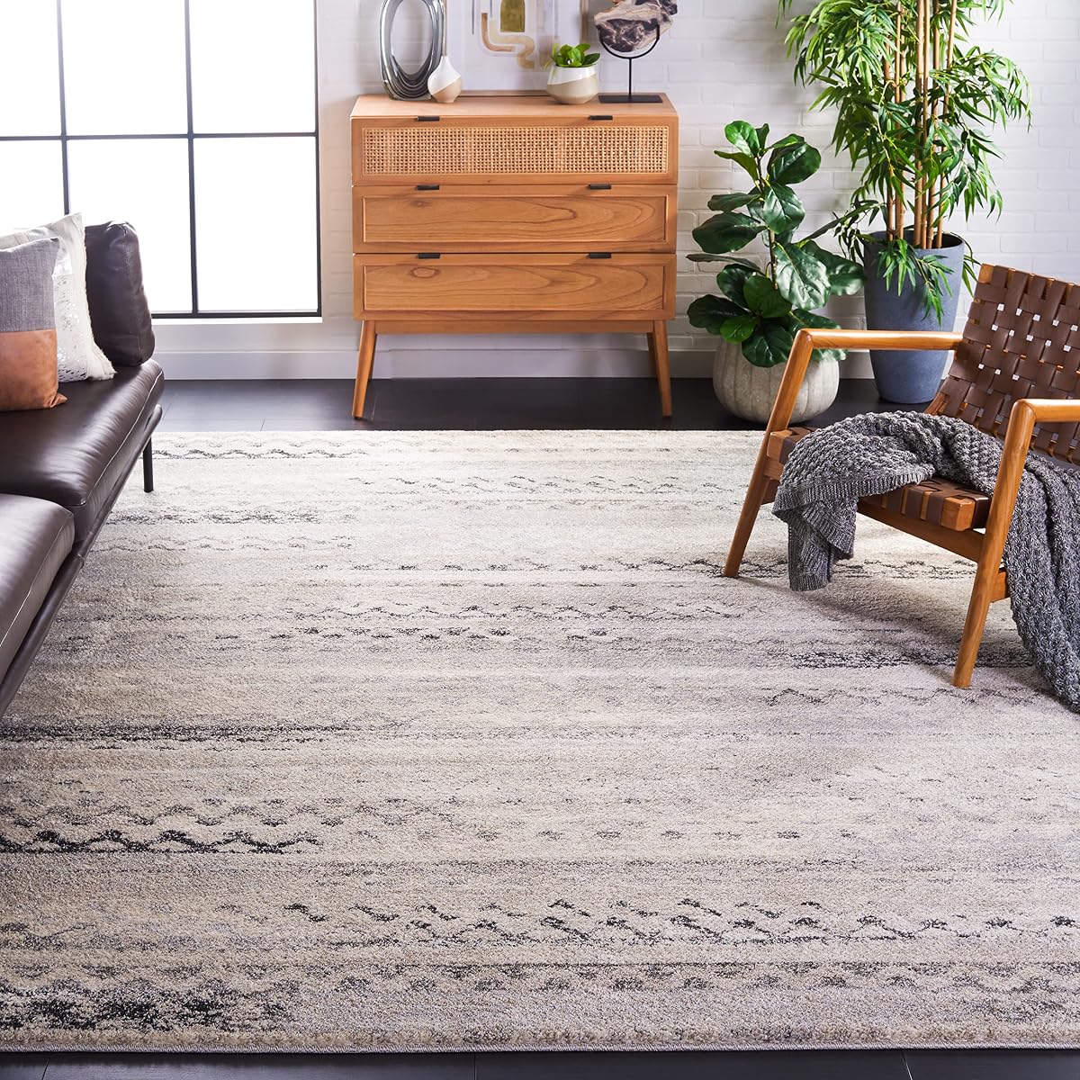SAFAVIEH Retro Collection Area Rug - 9' x 12', Cream & Grey, Modern Abstract Design, Non-Shedding & Easy Care, Ideal for High Traffic Areas in Living Room, Bedroom (RET2136-1180)