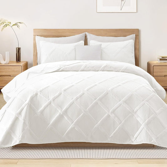 King Quilt Set- White Quilts Bedding Set with 2 Pillow Shams, Modern King Bedspread with Striped Pattern, Soft Lightweight Bedspreads Coverlets for All Seasons