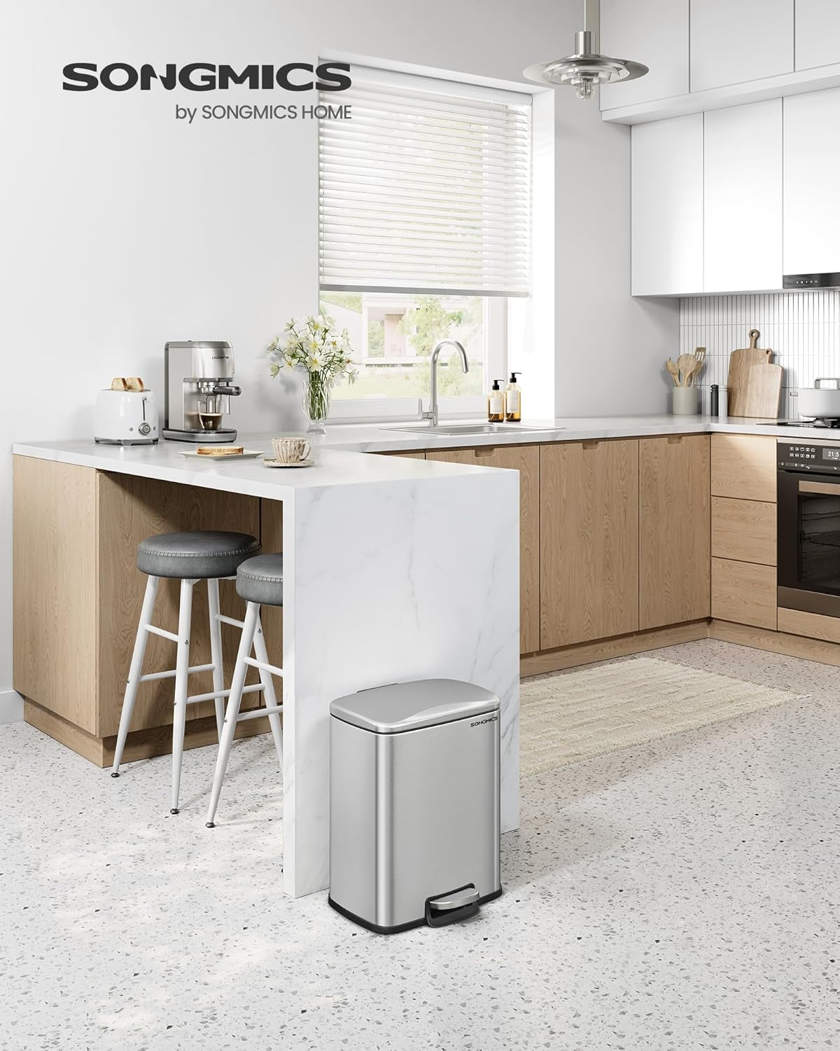 Trash Can, Garbage Can with Lid, 5.2-Gallon (20L) Step Trash Bin for Kitchen, Stainless Steel, Soft Close and Stays Open, Inner Bucket, Includes 15 Trash Bags, Silver ULTB543E01