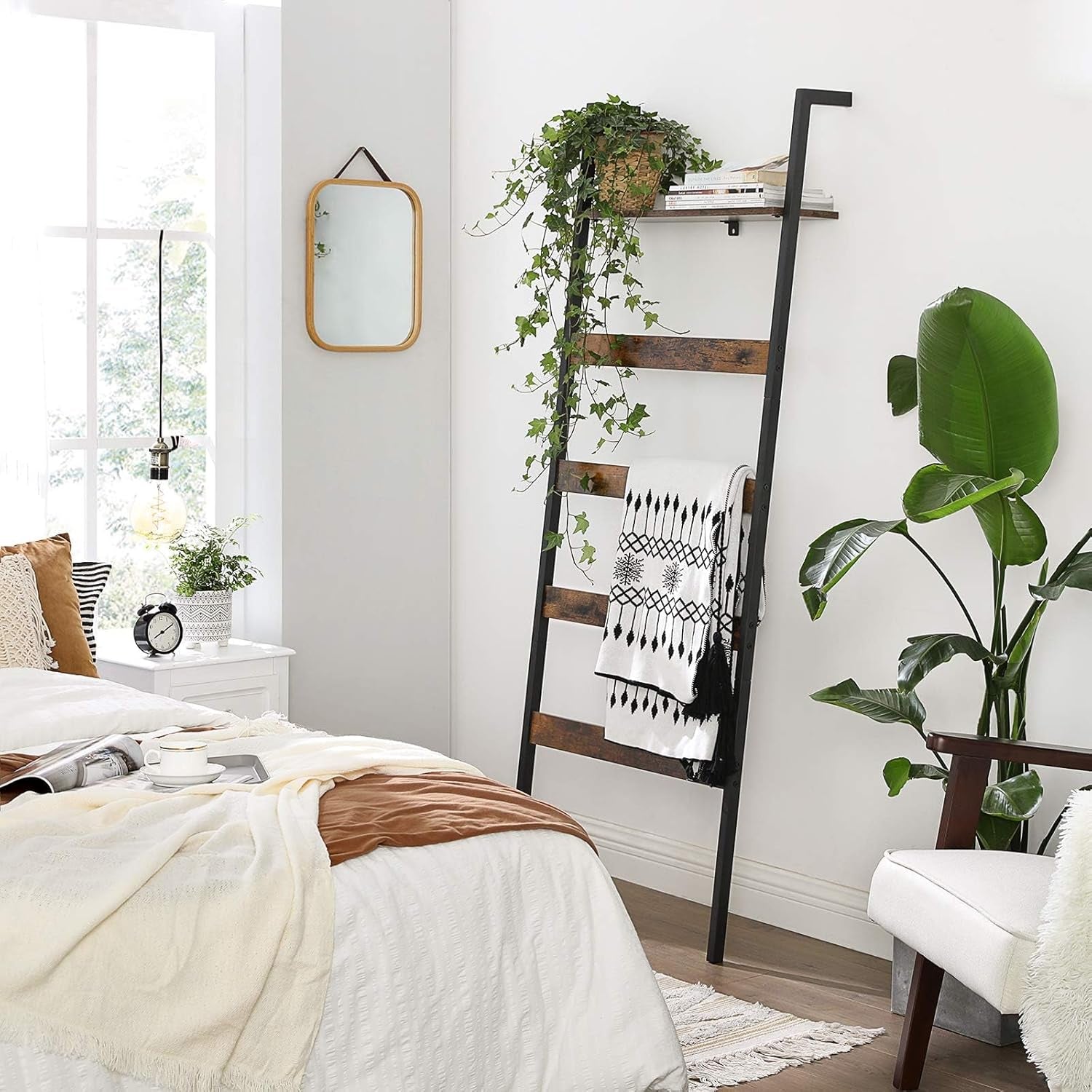 Blanket Ladder, Wall-Leaning Rack with Storage Shelf, for Blankets, Quilt, Towels, Scarves, Steel Frame, Industrial Style, Rustic Brown and Black ULLS012B01