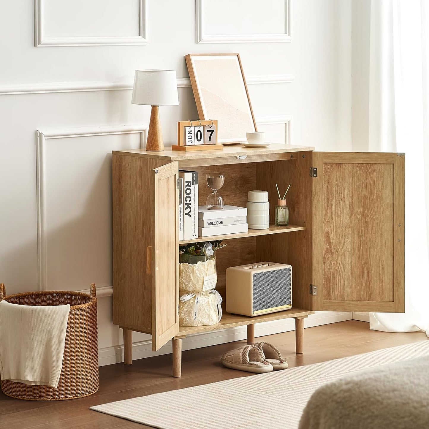 Rattan Cabinet, Buffet Cabinet with 2 Magnetic Doors and Adjustable Shelves, Sideboard Buffet for Hallway, Entryway, Living Room, or Kitchen, Natural