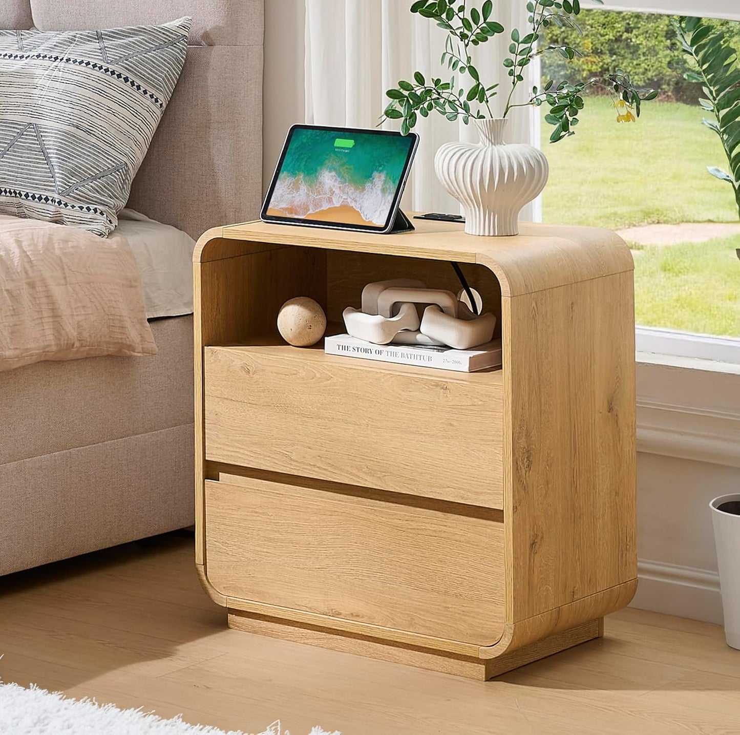 Modern Nightstand Set of 2, 23.2" Large Wood Bedside Table with Charging Station & Curved Profile, 2 Storage Drawers Side Table, Mid-Century End Table Night Stand for Bedroom Sofa Natural
