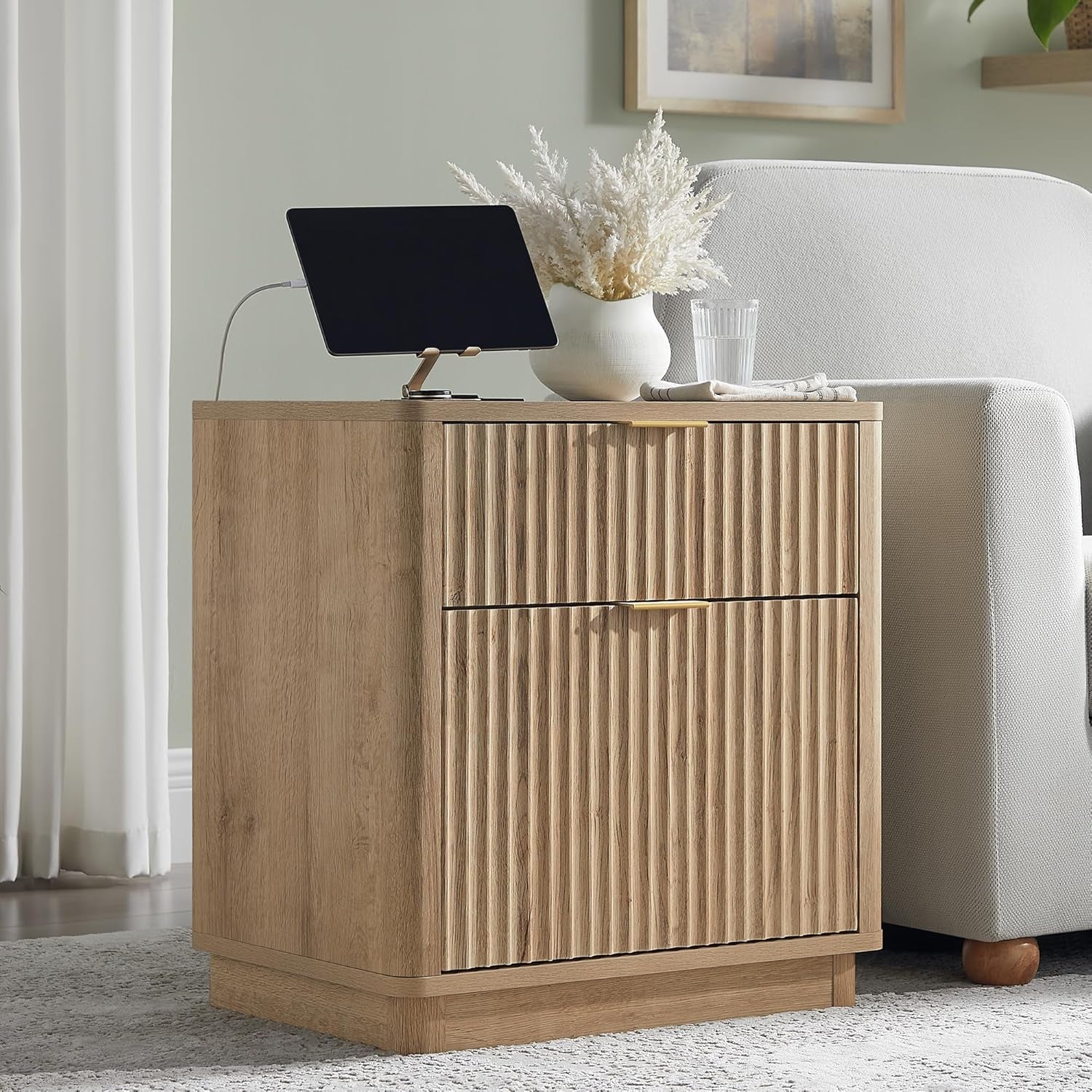 23'' Fluted Nightstand with Charging Station, Large 2 Drawer Bedside Table, Modern End Table with Storage, Mid Century Night Stand for Bedroom, Living Room, Curved Profile, Natural Oak