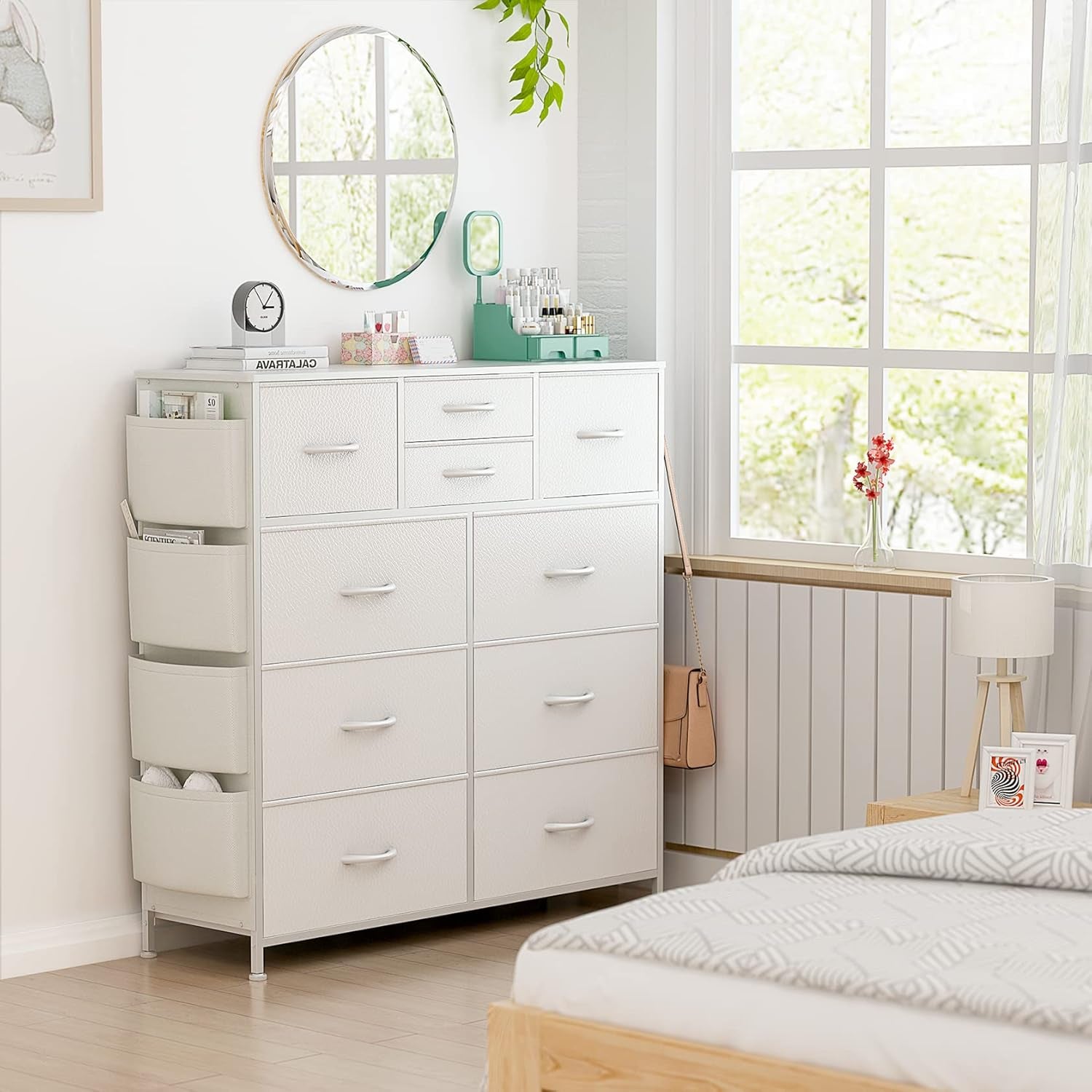 White Dresser for Bedroom with 10 Drawers, Chest of Drawers with Side Pockets and Hooks, PU Storage Dresser, Organizer Unit for Living Room, Hallway, Closet (White)