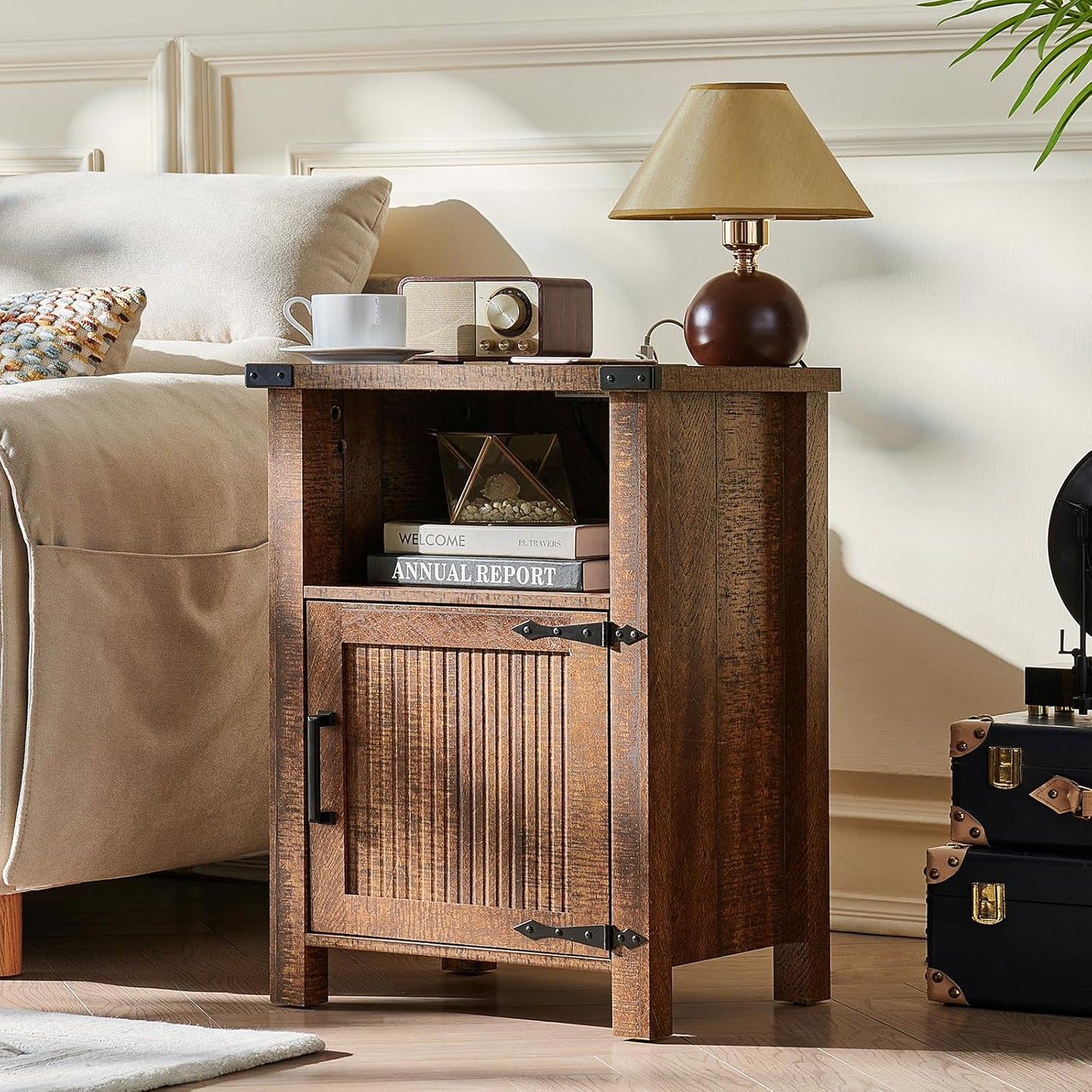 Night Stand with Charging Station and USB Port, 18 Inch Farmhouse Nightstand with Storage Shelf, Rustic Wood Bedside Table with Magnetic Door, Bed Side Tables for Bedroom, Reclaimed Barnwood