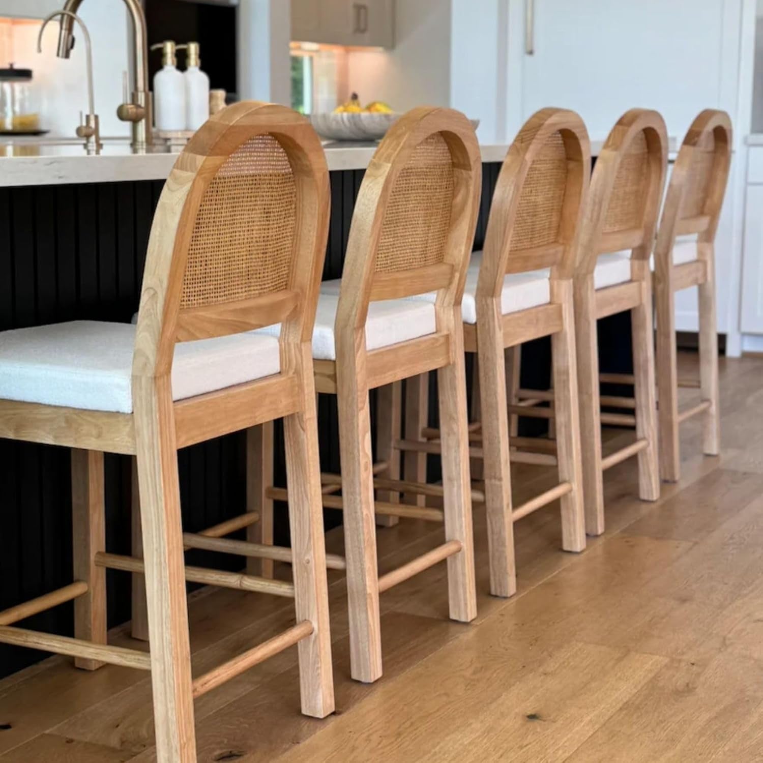 Bailey Upholstered Rattan Bar Stool in Oak Finish Frame, Counter Height Stool with Natural Rattan Woven Back for Kitchen Island, Brown
