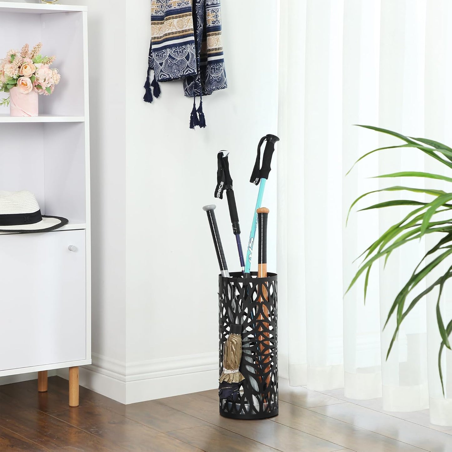 Umbrella Stand, Umbrella Holder for Entryway, Steel round Umbrella Rack Freestanding, for Canes Walking Sticks, with a Detachable Drip Tray, 2 Long and 2 Short Hooks, Matte Black ULUC022B01