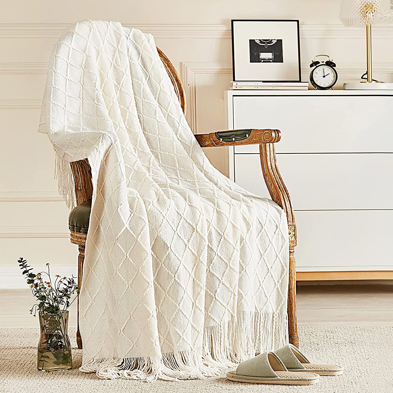 Knitted Throw Blanket for Couch and Bed, Soft Living Room Home Decor Knitted Blanket with Tassel, Outdoor Lightweight Breathable Summer Blanket, Farmhouse Warm Woven Decorative, 50"X60"