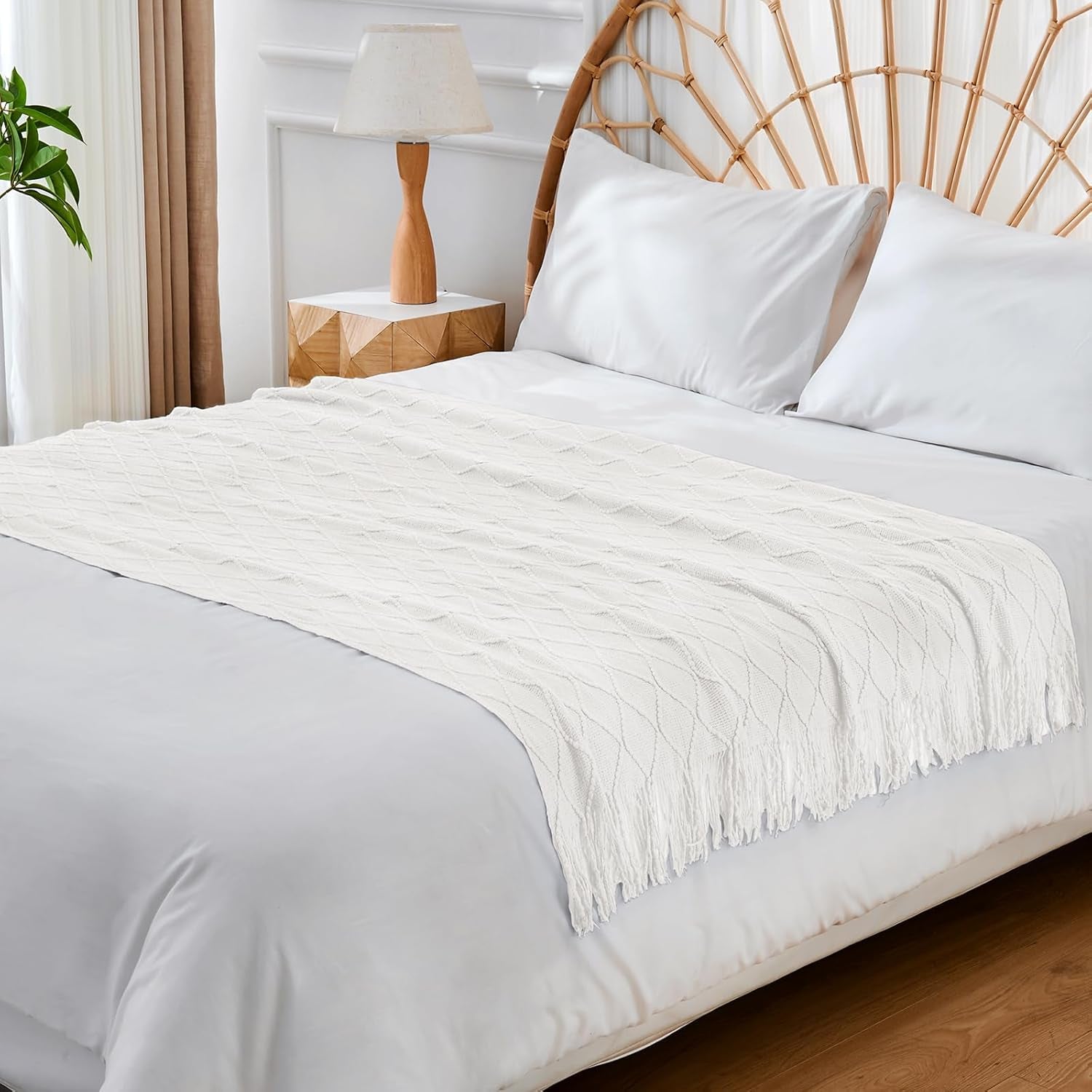 Knitted Throw Blanket for Couch and Bed, Soft Living Room Home Decor Knitted Blanket with Tassel, Outdoor Lightweight Breathable Summer Blanket, Farmhouse Warm Woven Decorative, 50"X60"