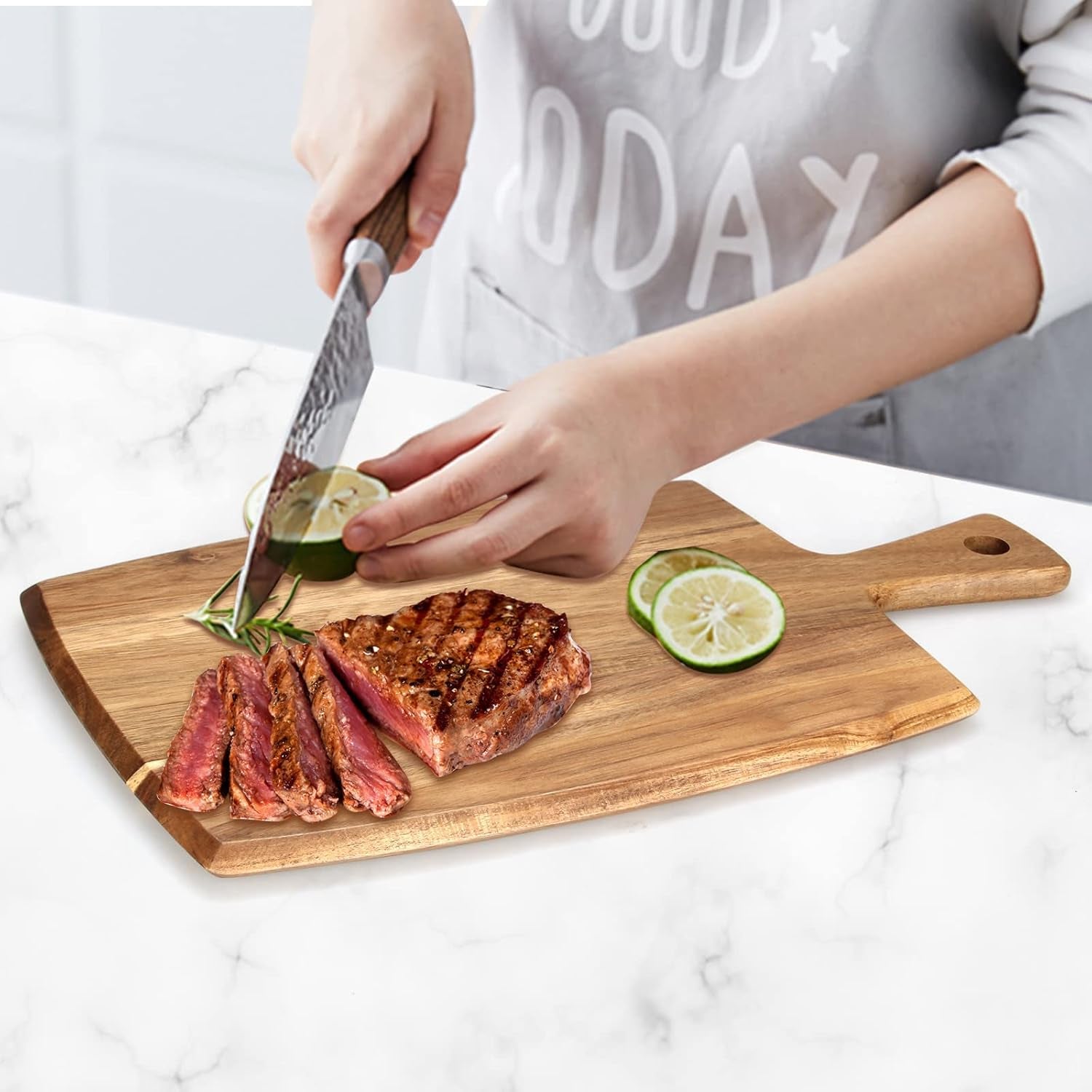 Large Wooden Charcuterie Boards Acacia Wood Cutting Boards for Kitchen Meat Chopping Board Bread Serving Cheese Board Decorative Big Cutting Board with Handle Butcher Block Food Tray Cheese Platter