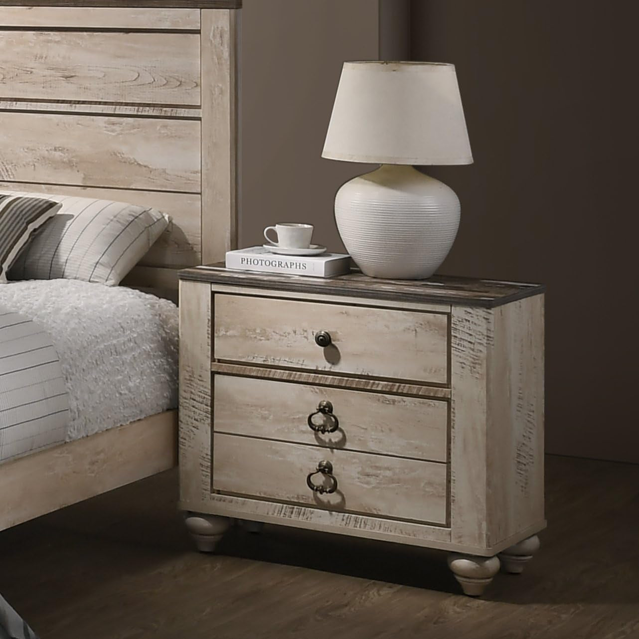Amerland Contemporary White Wash Finish 6-Piece Bedroom Set,