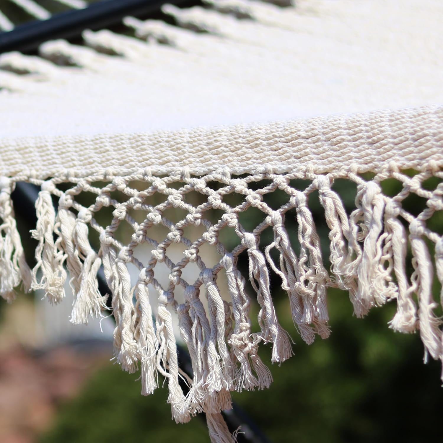 Sunnydaze Woven Double Hammock for outside with Crocheted Edges and Spreader Bars - 600-Pound Weight Capacity Outdoor Hammock for Trees