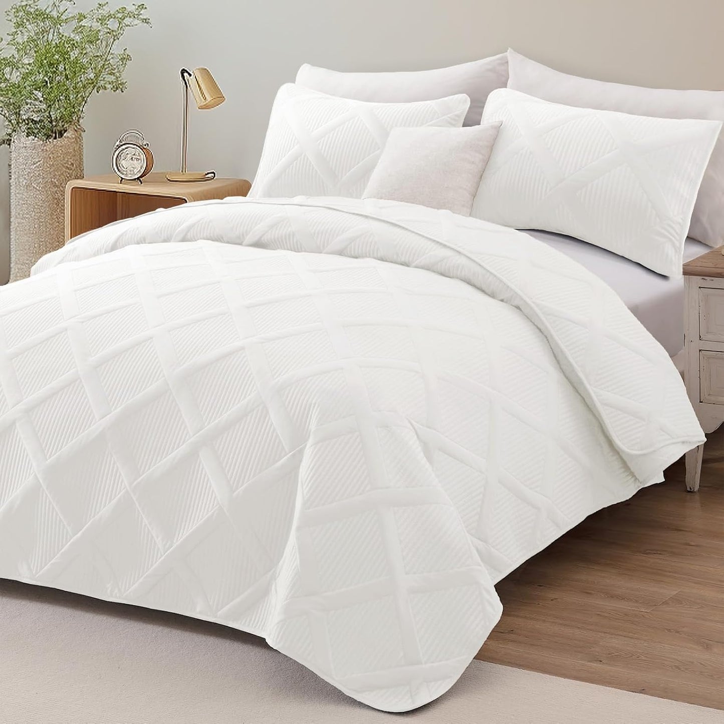 King Quilt Set- White Quilts Bedding Set with 2 Pillow Shams, Modern King Bedspread with Striped Pattern, Soft Lightweight Bedspreads Coverlets for All Seasons