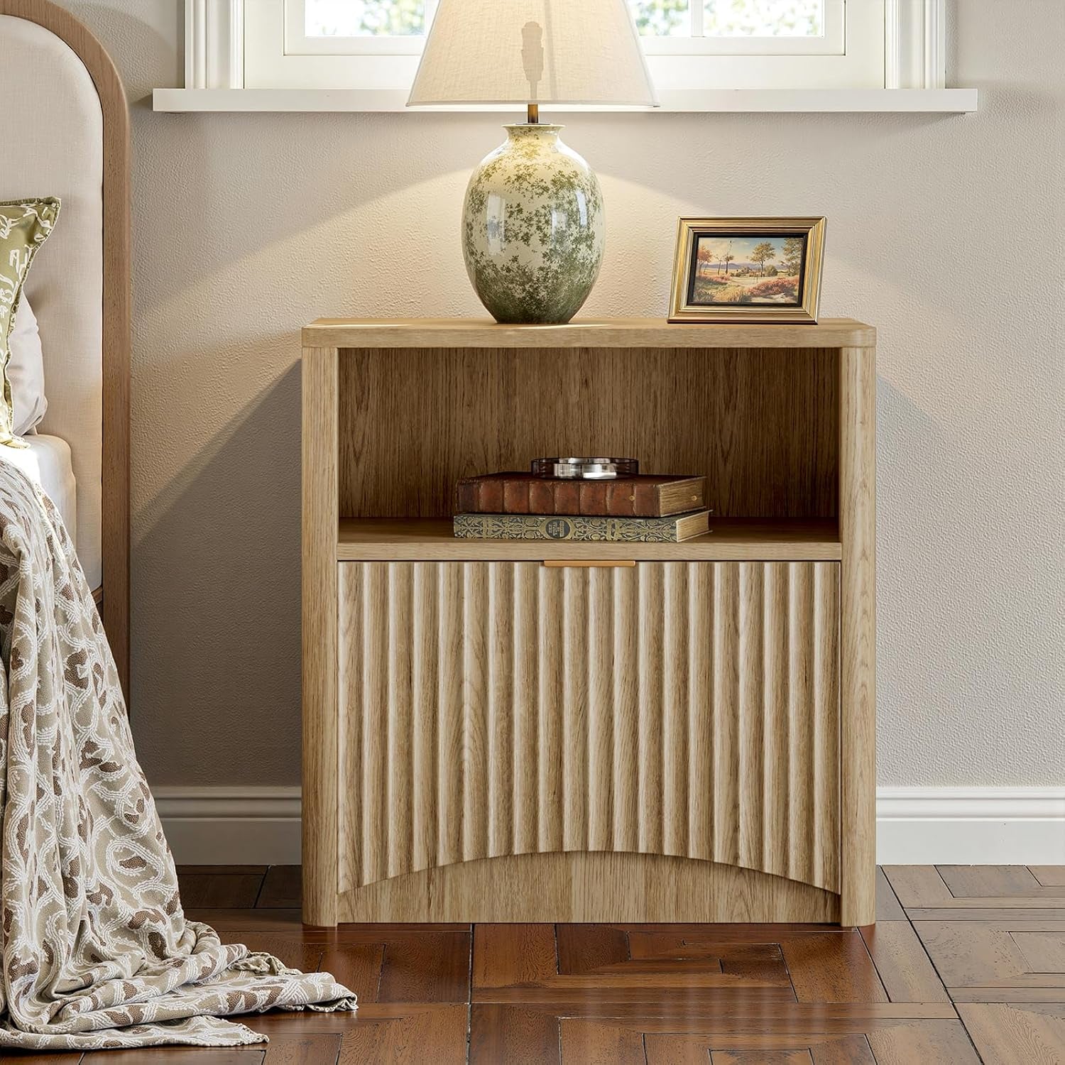 Fluted Nightstand Set of 2, Natural Oak Bedside Table with Drawer and Storage, Wood End Table Mid Century Modern, Large Night Stand for Bedroom