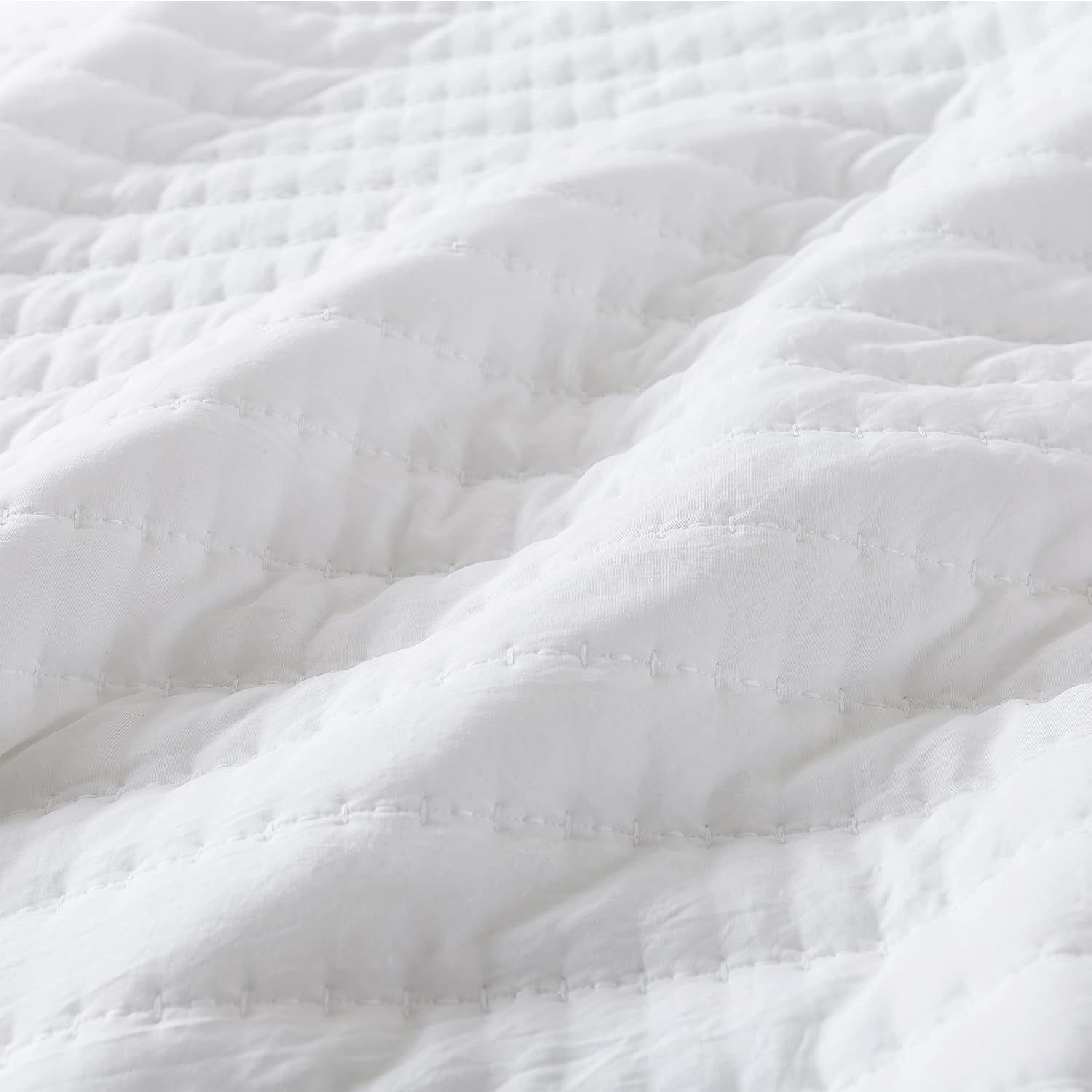 White King Size Quilt Bedding Sets with Pillow Shams, Lightweight Soft Bedspread Coverlet, Quilted Blanket Thin Comforter Bed Cover for All Season, 3 Pieces, 104X90 Inches