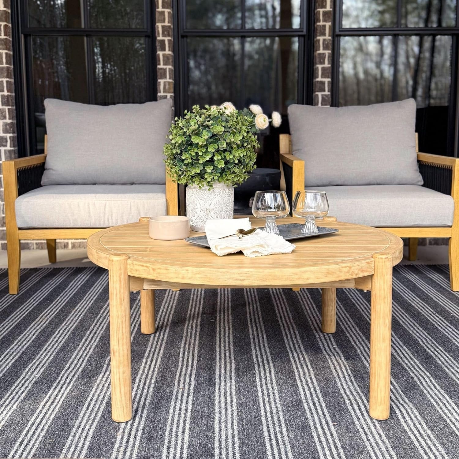 Bora round Outdoor Coffee Table, Farmhouse Wood Coffee Table for Patio or Porch, Solid Acacia Wood