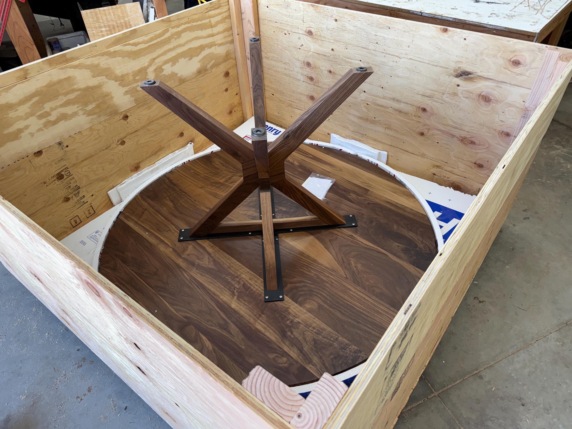 Mid Century round Table Design